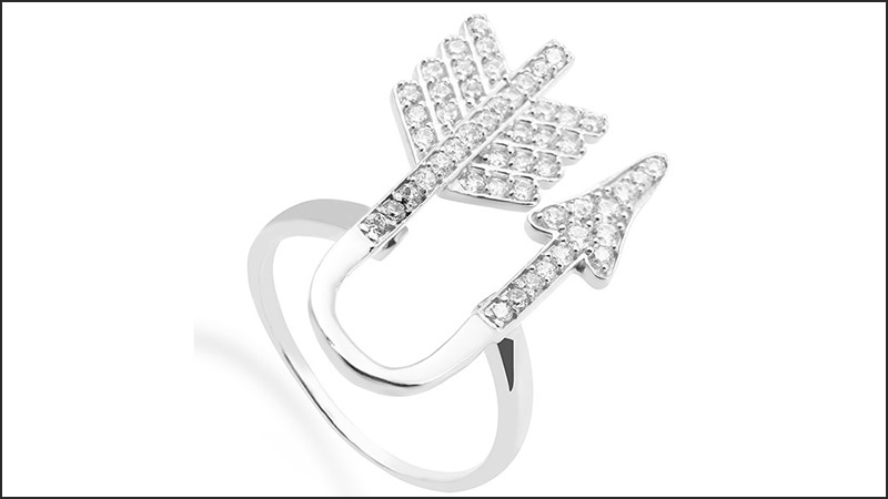 Thiết kế h&igrave;nh mũi t&ecirc;n mạnh mẽ c&aacute; t&iacute;nh